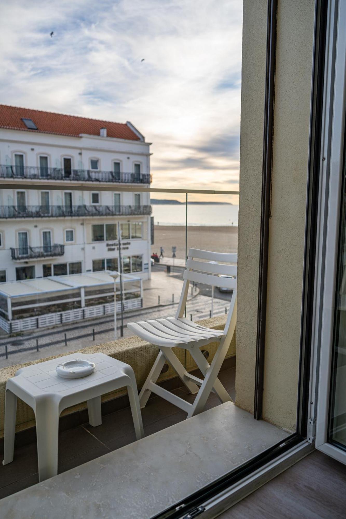 By The Sea - Nazare Bed & Breakfast Ngoại thất bức ảnh