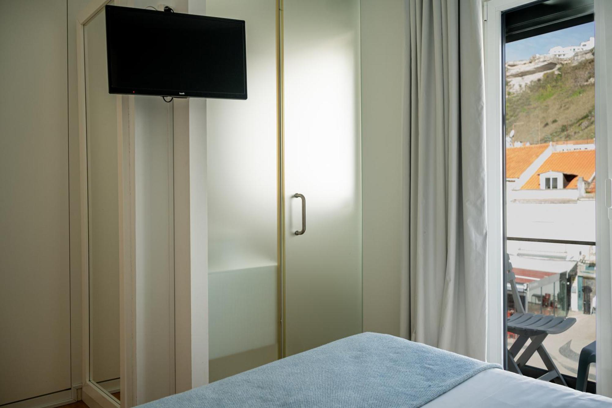 By The Sea - Nazare Bed & Breakfast Ngoại thất bức ảnh