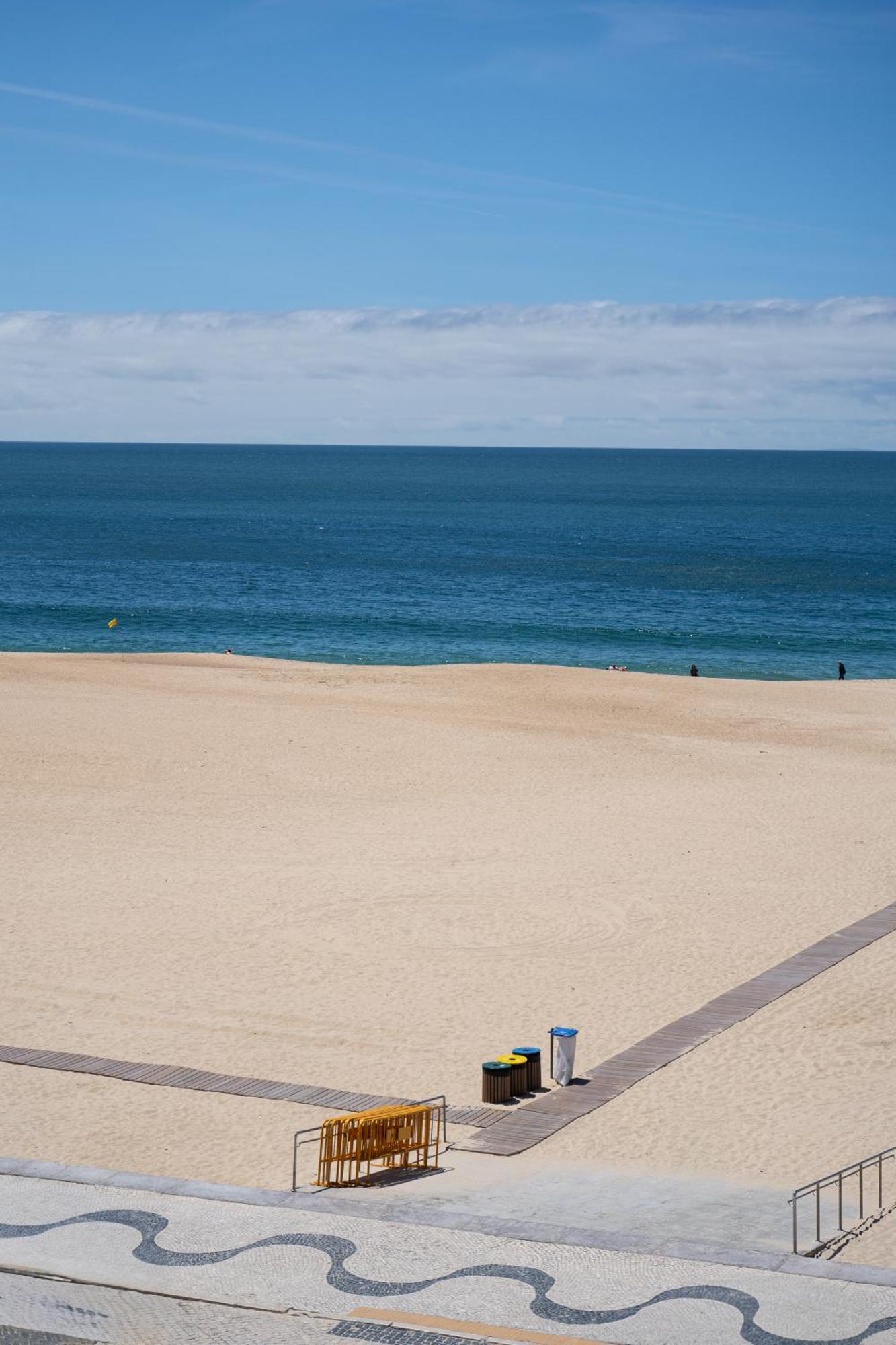 By The Sea - Nazare Bed & Breakfast Ngoại thất bức ảnh
